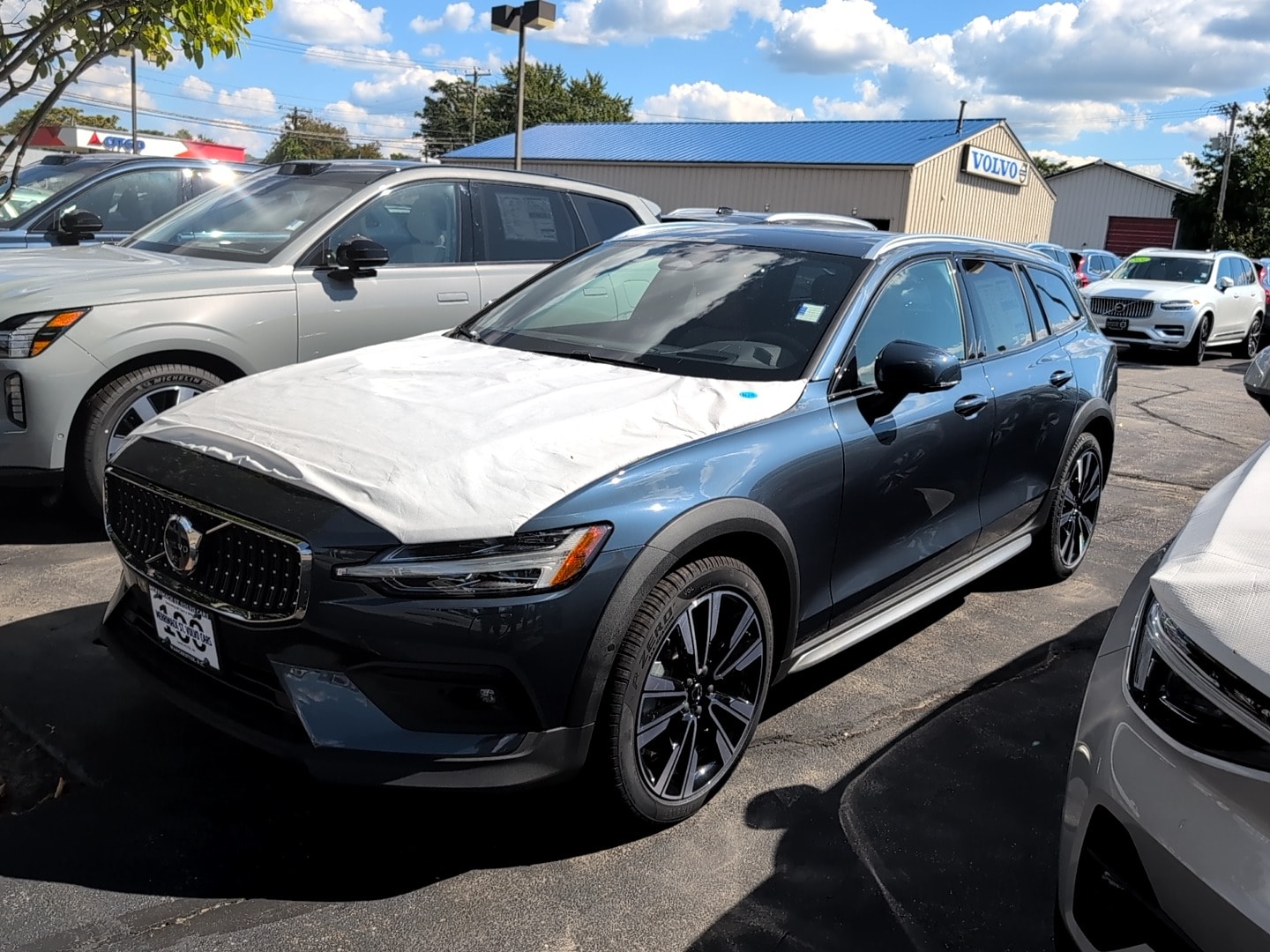 2026 Volvo V60 Cross Country B5 Ultra