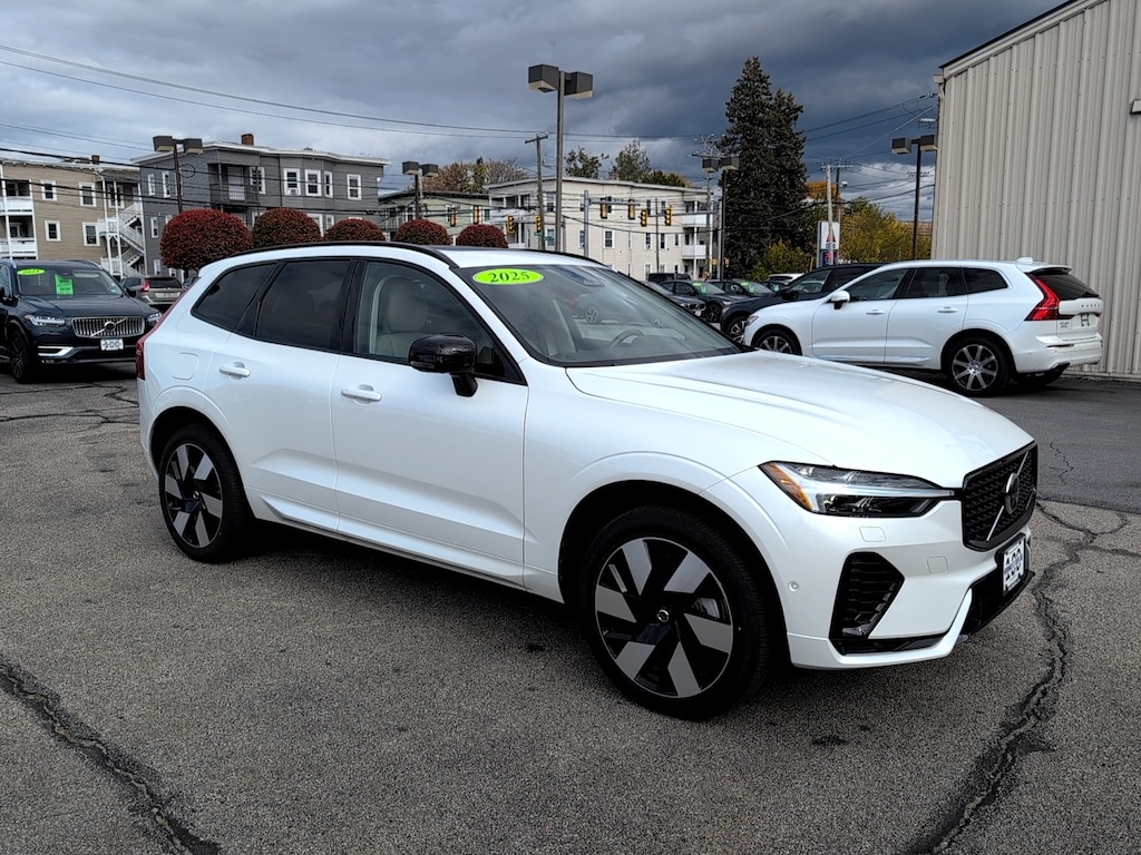 New 2025 Volvo XC60 Plug-In Hybrid Plus SUV