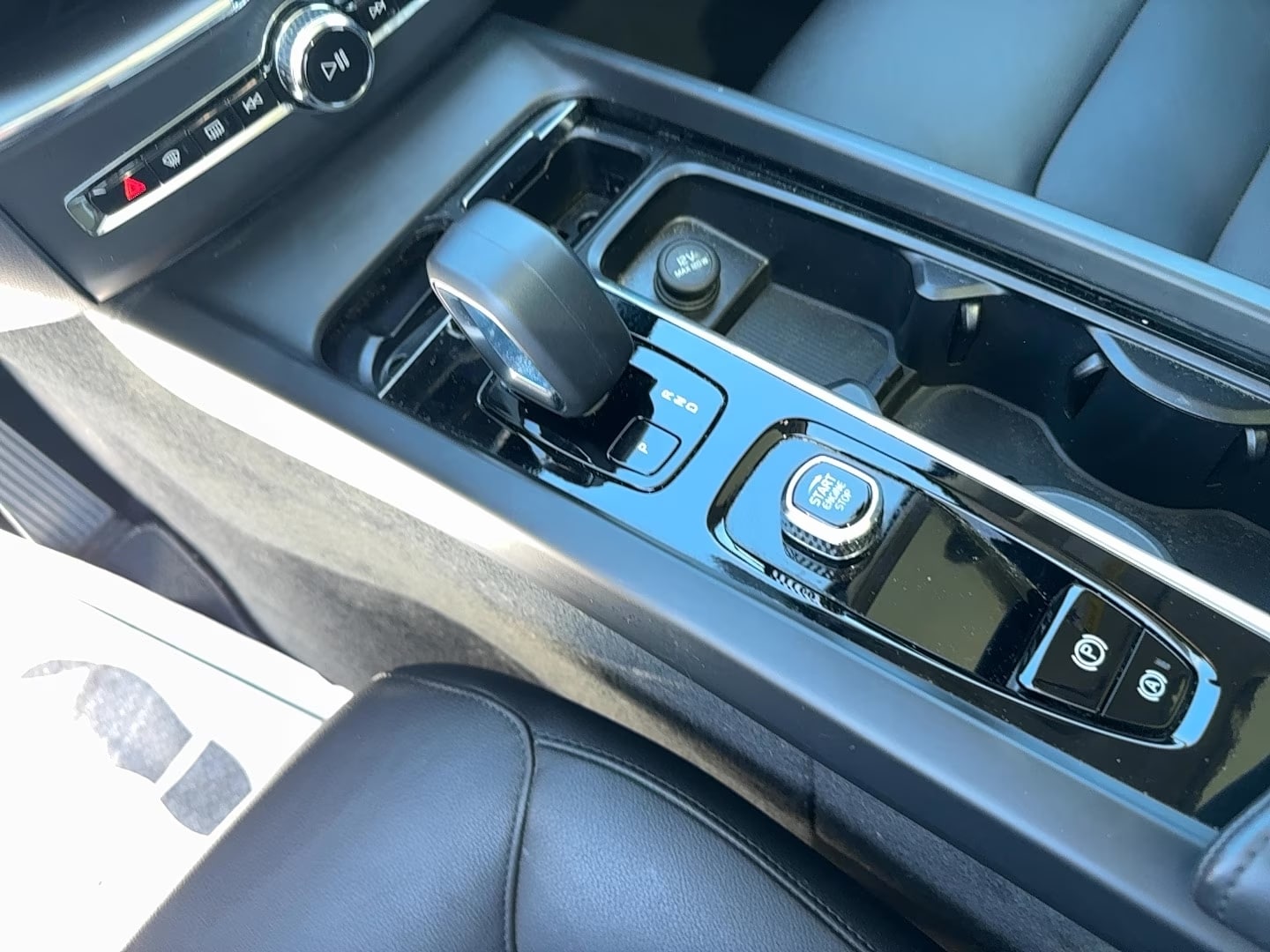 2024 Volvo XC60 Core - Photo 15