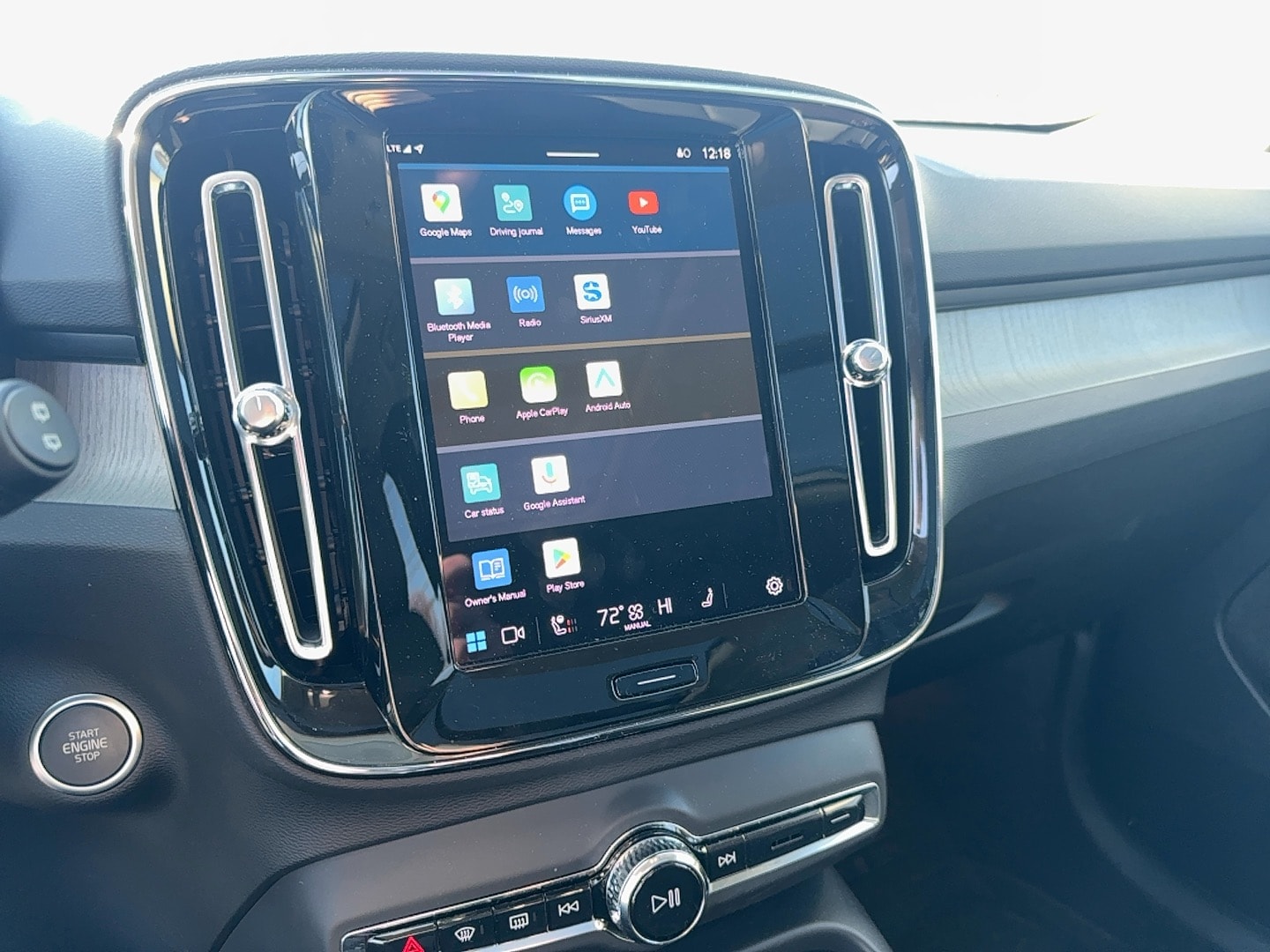 2025 Volvo XC40 Core - Photo 17