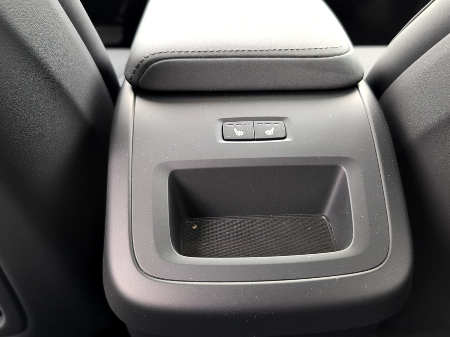 2026 Volvo XC60 Plus - Photo 12