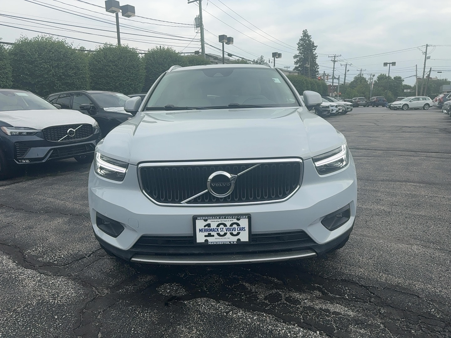 Used 2022 Volvo XC40 Momentum with VIN YV4162UK5N2762291 for sale in Manchester, NH