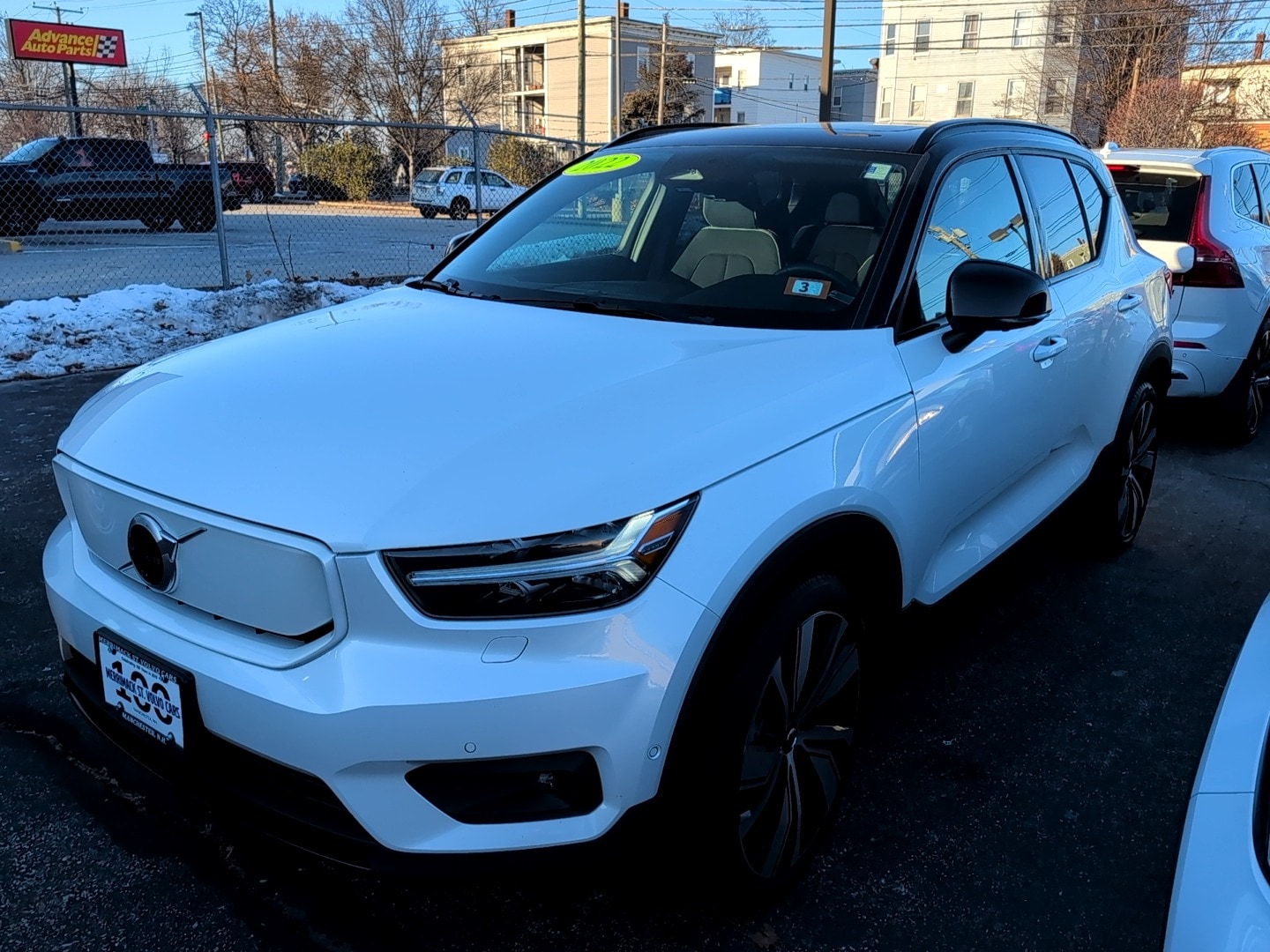 2022 Volvo XC40 Plus's photo