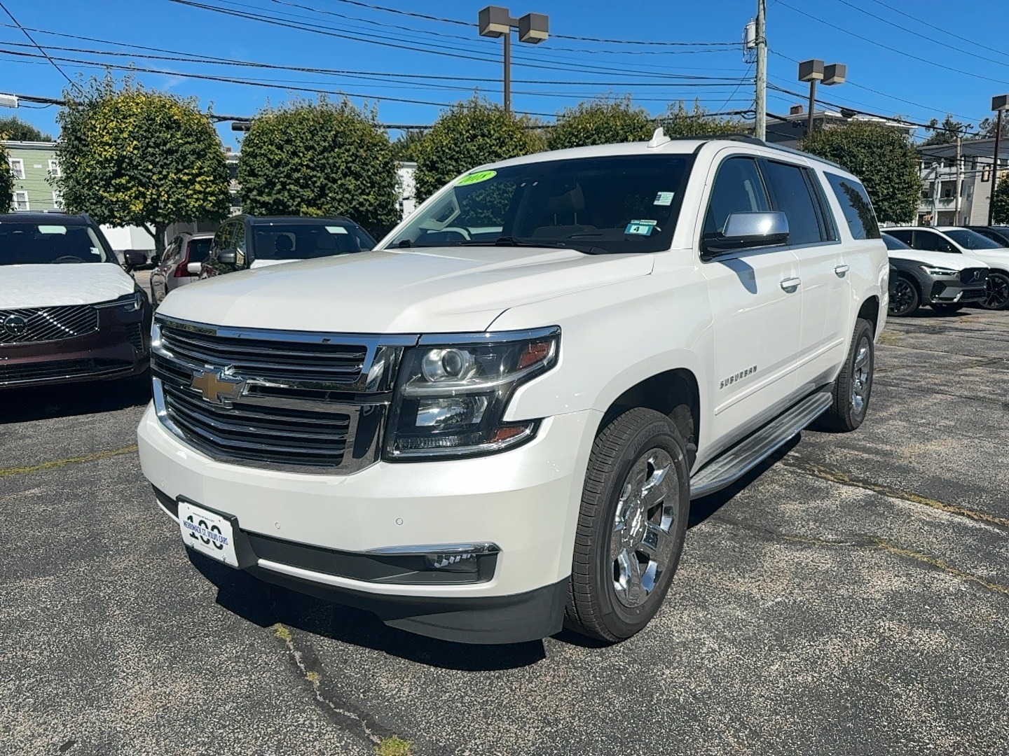 White (Iridescent Pearl Tricoat) 2018 Chevrolet Suburban SUV / Crossover Four-Wheel Drive 6-Speed Automatic