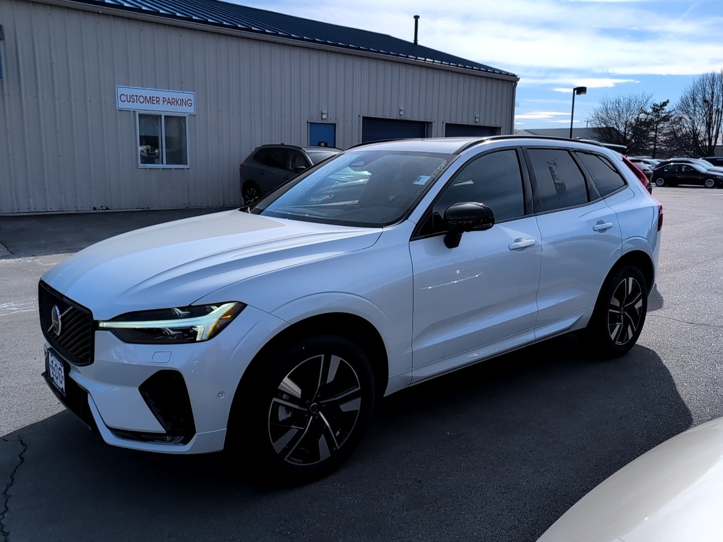 2026 Volvo XC60 Plus - Photo 9