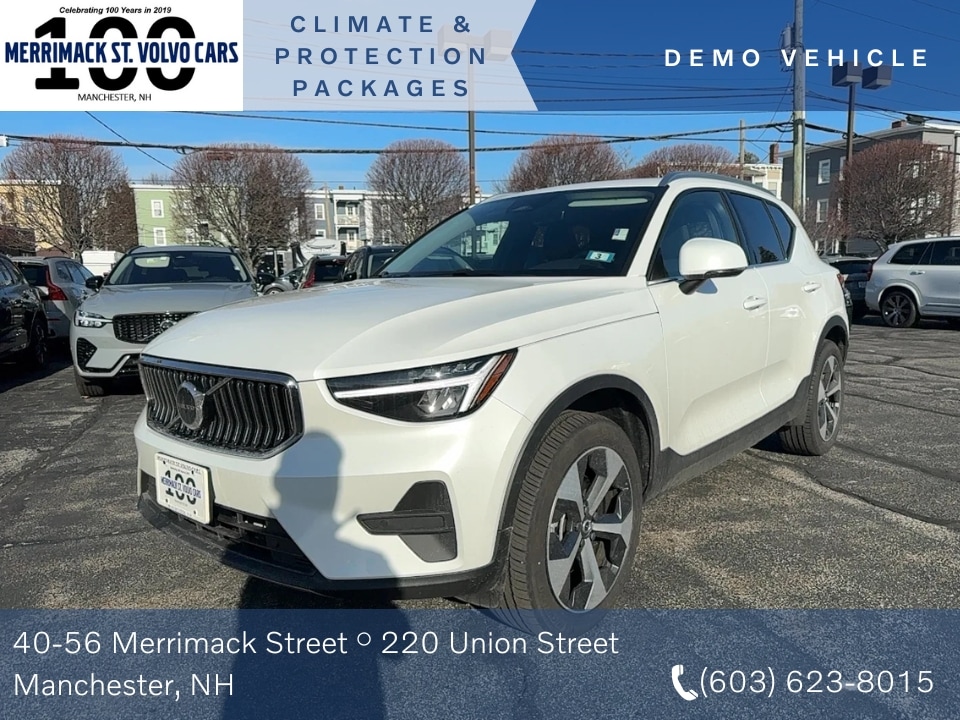 2025 Volvo XC40 B5 Core Bright AWD's photo