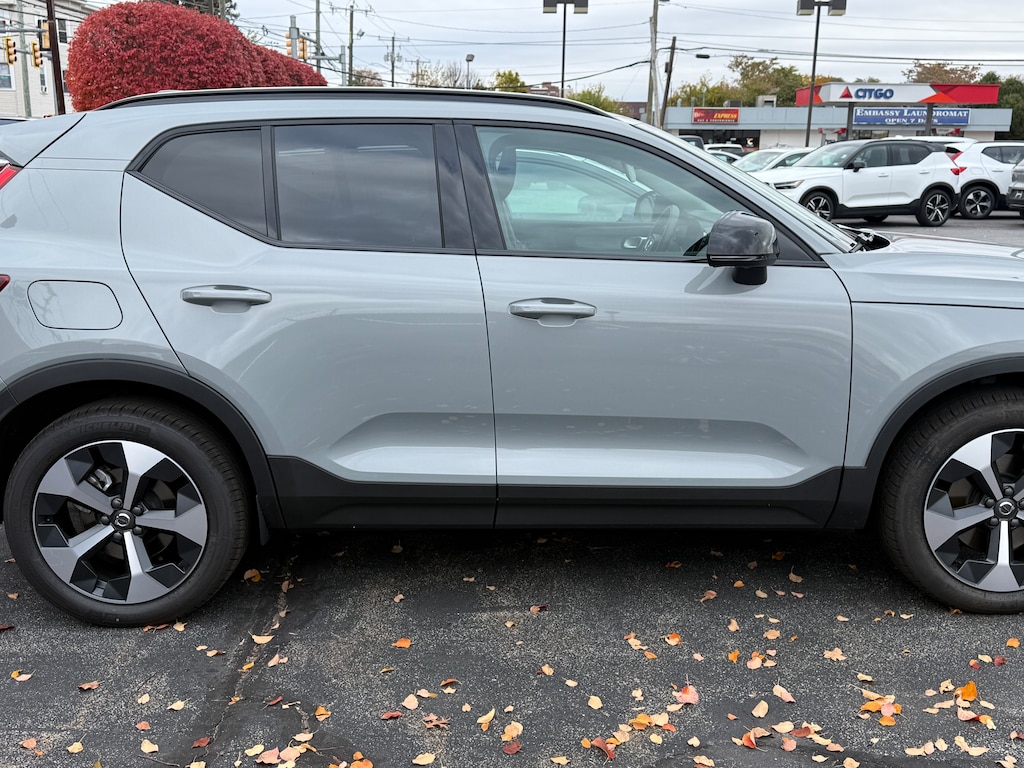 New 2025 Volvo XC40 Plus Dark Theme SUV