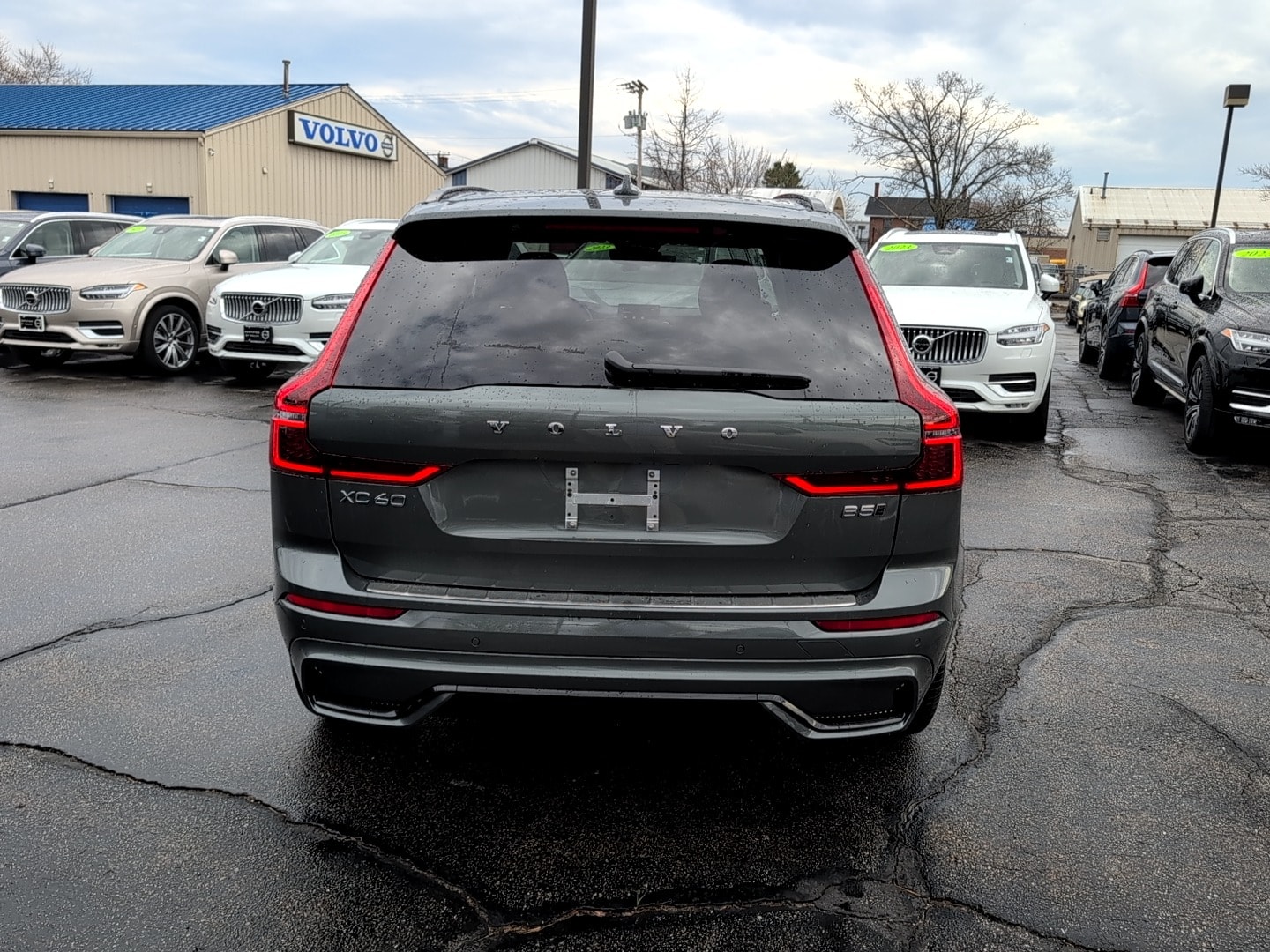 2026 Volvo XC60 Plus - Photo 6