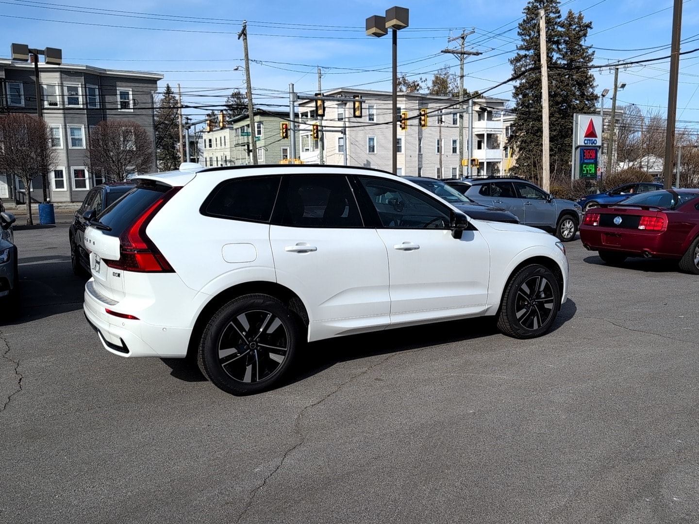 2026 Volvo XC60 Plus - Photo 4