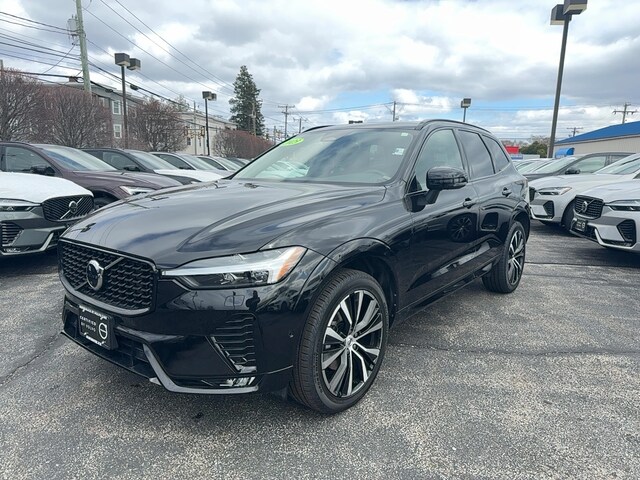 2023 Volvo XC60 Plus Dark Theme SUV
