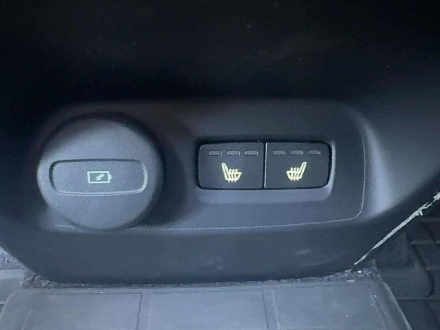 2025 Volvo XC40 Core - Photo 13
