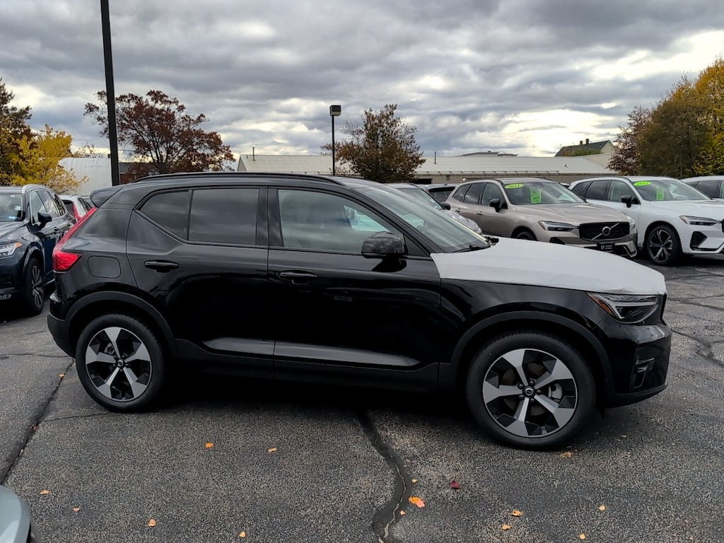New 2026 Volvo XC40 B5 Plus SUV