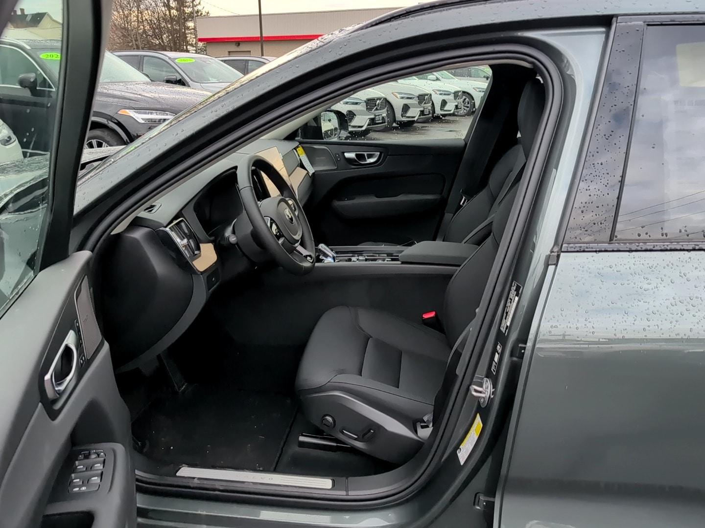 2026 Volvo XC60 Plus - Photo 13