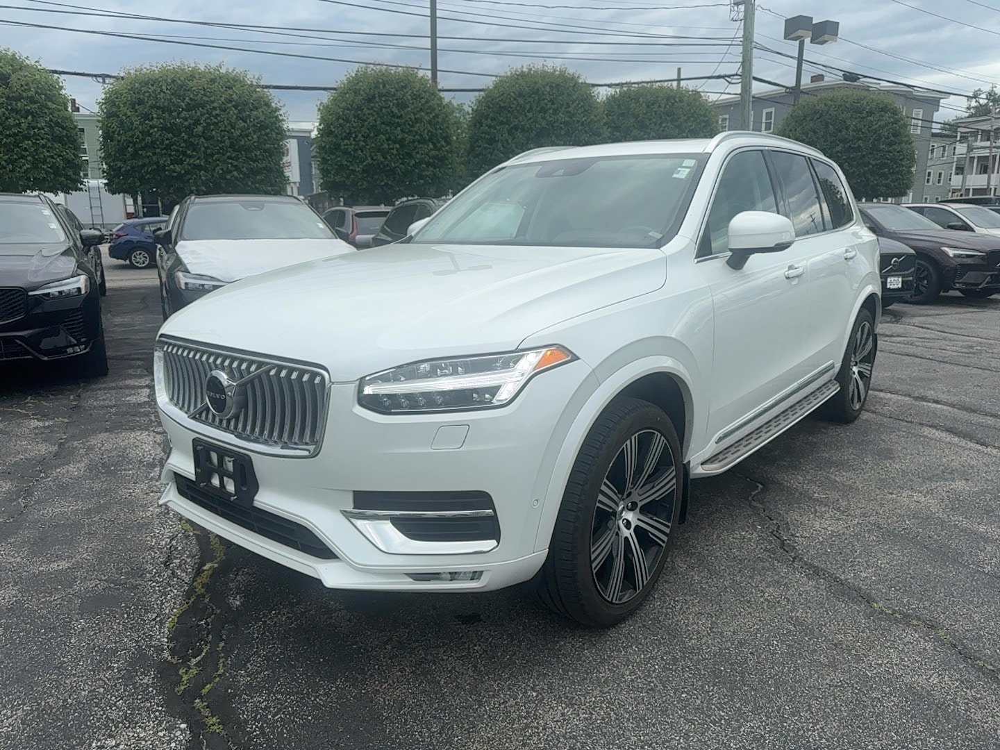 2022 Volvo XC90 T6 Inscription 6 Passenger AWD's photo