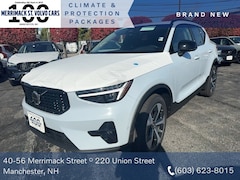 2025 Volvo XC40 Plus Dark Theme SUV