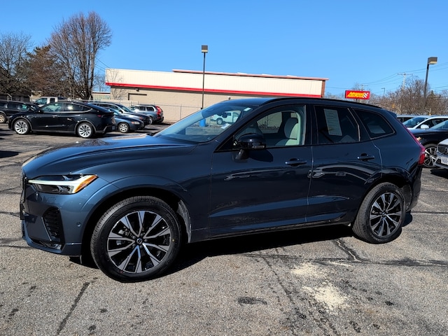 2023 Volvo XC60 Plus Dark Theme SUV
