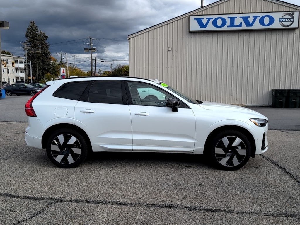 New 2025 Volvo XC60 Plug-In Hybrid Plus SUV