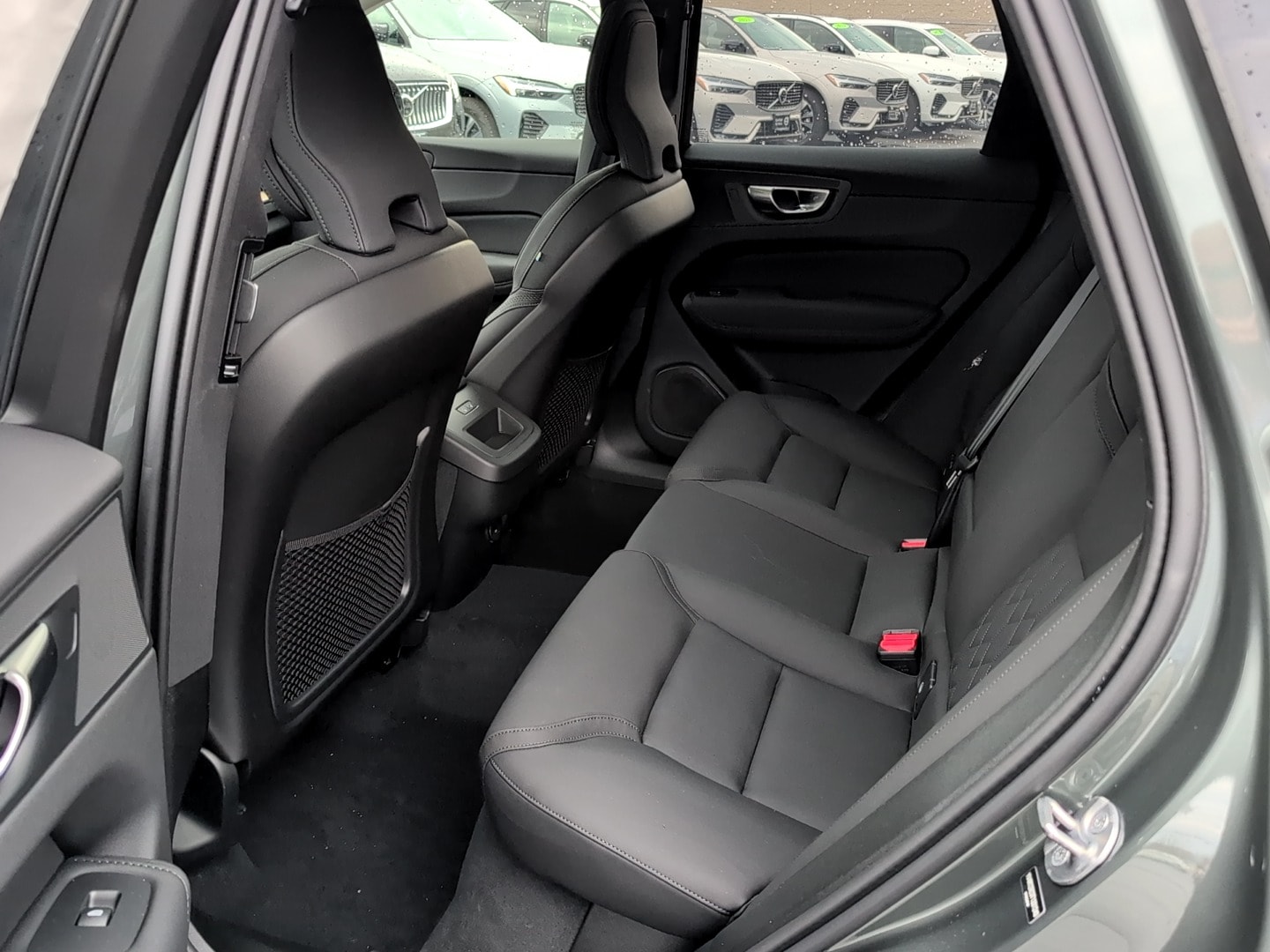 2026 Volvo XC60 Plus - Photo 11