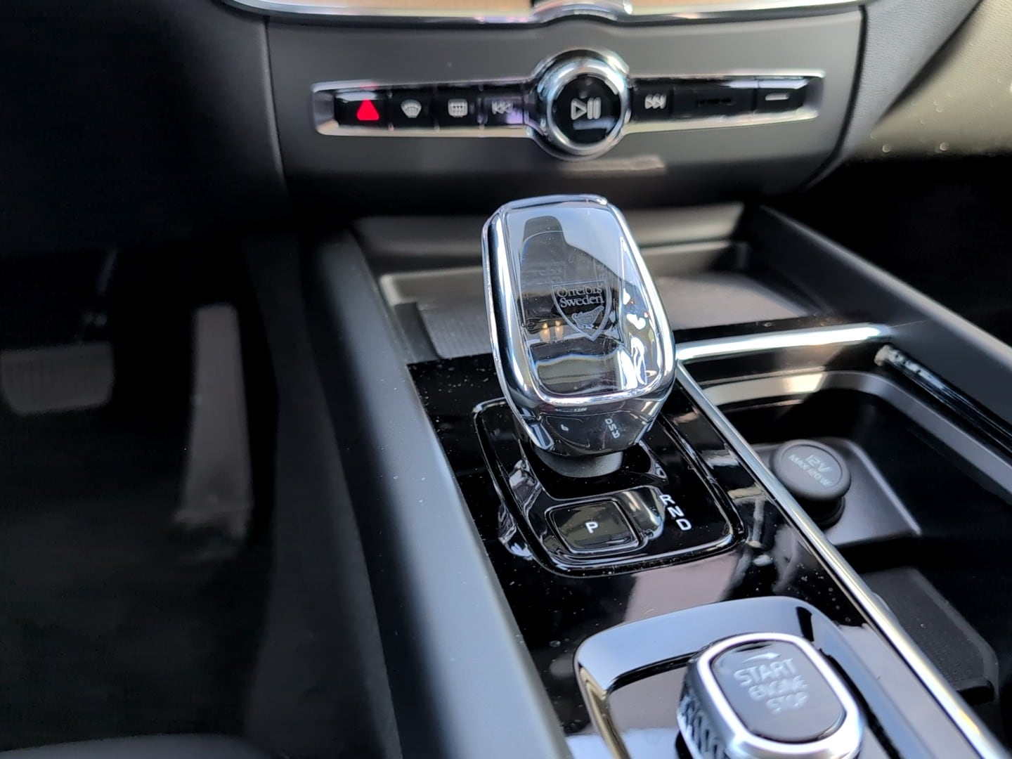 2026 Volvo XC60 Plus - Photo 11