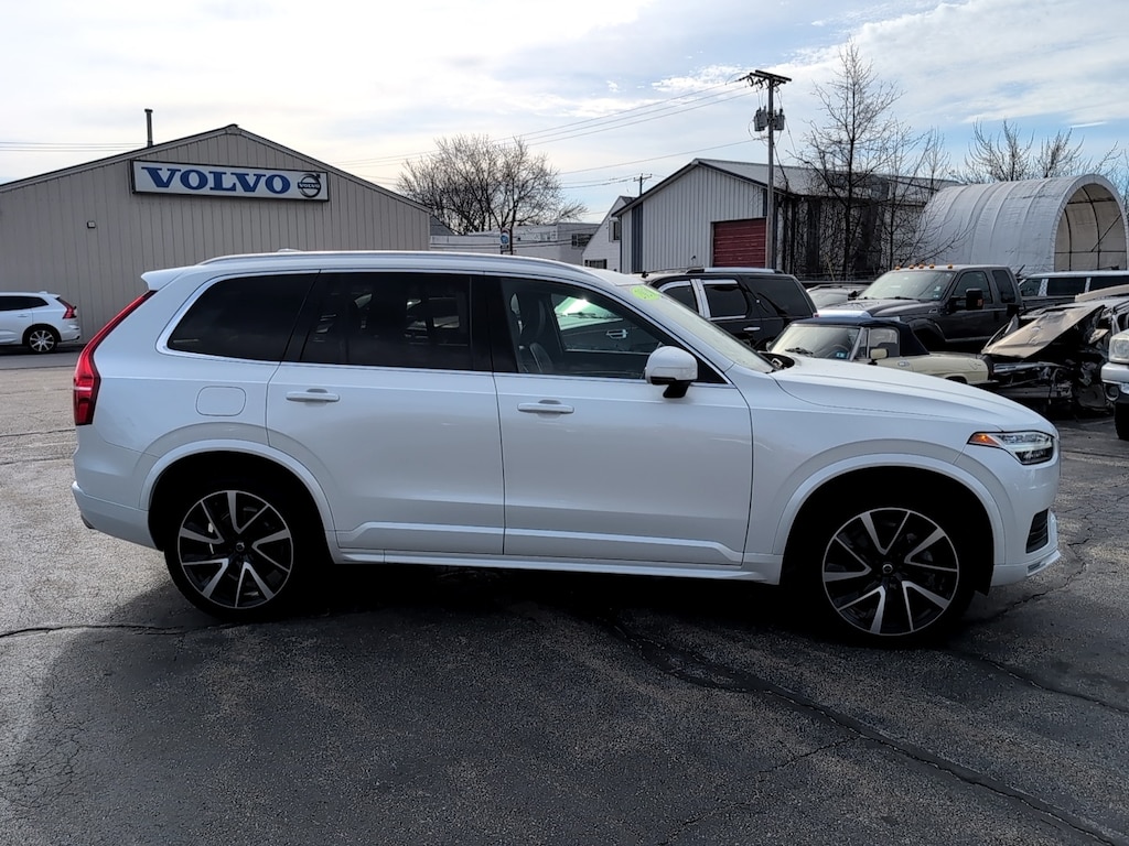 Used 2020 Volvo XC90 T6 Momentum SUV
