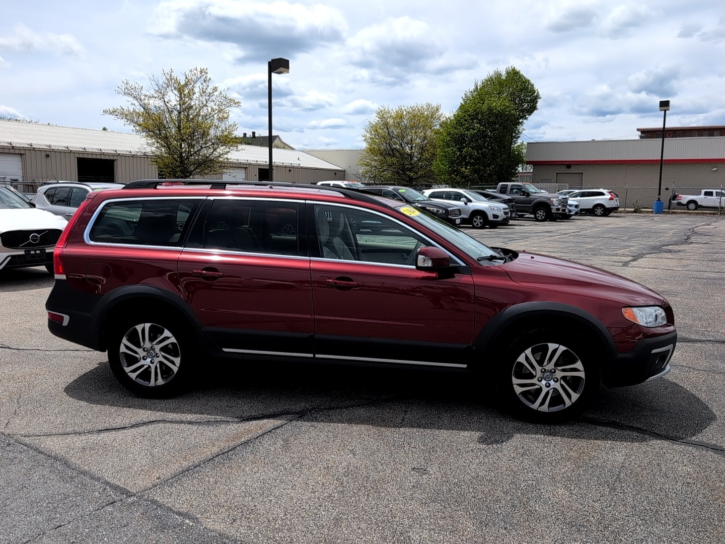 Used 2014 Volvo XC70 3.2 with VIN YV4940BZ1E1179025 for sale in Manchester, NH