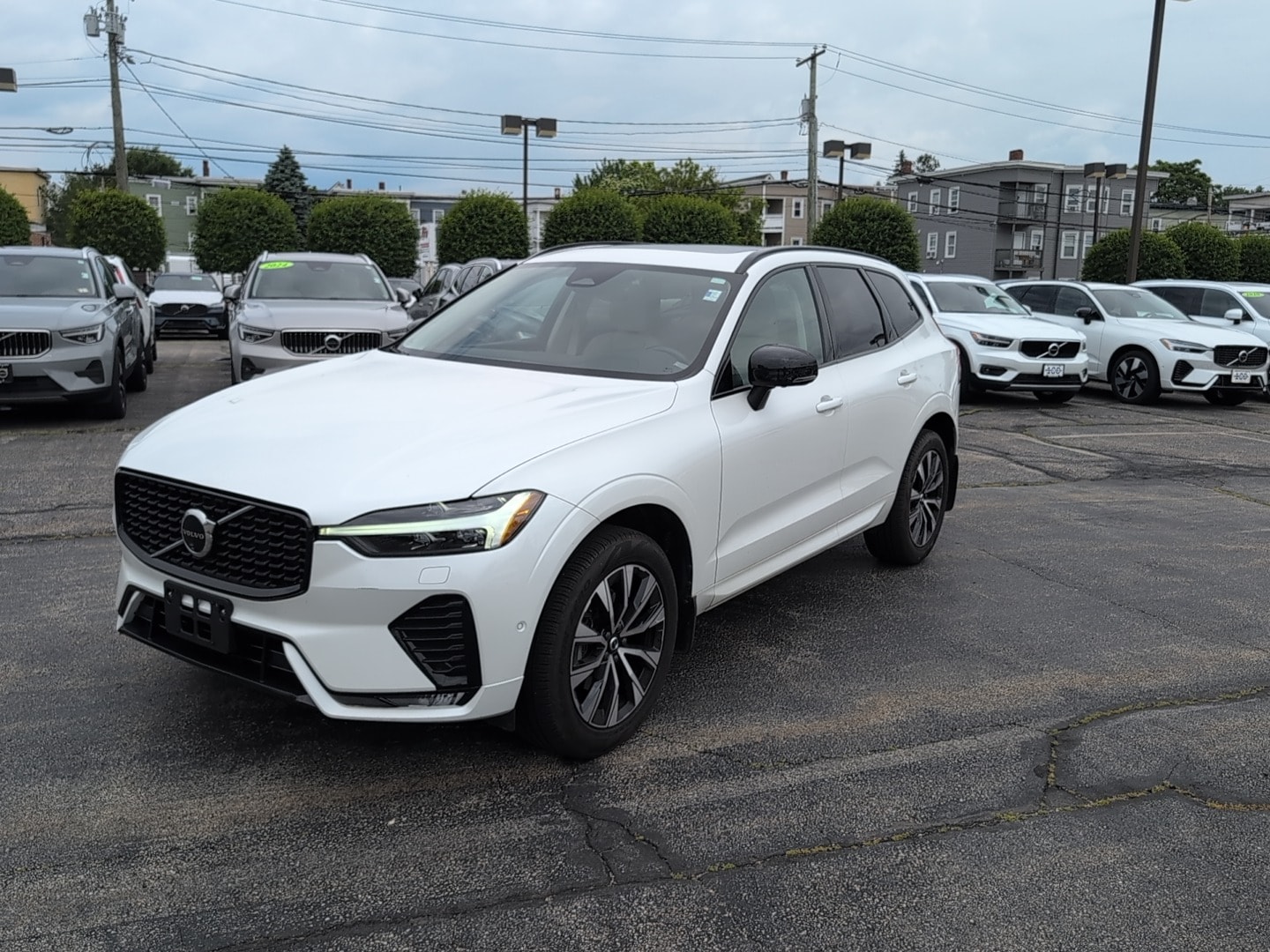 Crystal White 2024 Volvo XC60 B5 Plus Dark Theme AWD SUV / Crossover All-Wheel Drive 8-Speed Automatic