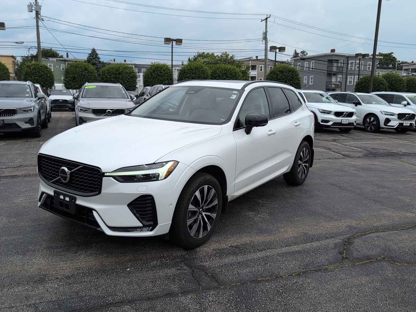 Crystal White 2024 Volvo XC60 B5 Plus Dark Theme AWD SUV / Crossover All-Wheel Drive 8-Speed Automatic