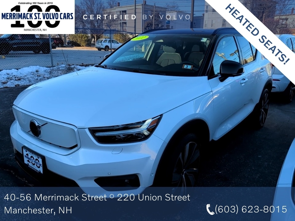 2022 Volvo XC40 Plus's photo