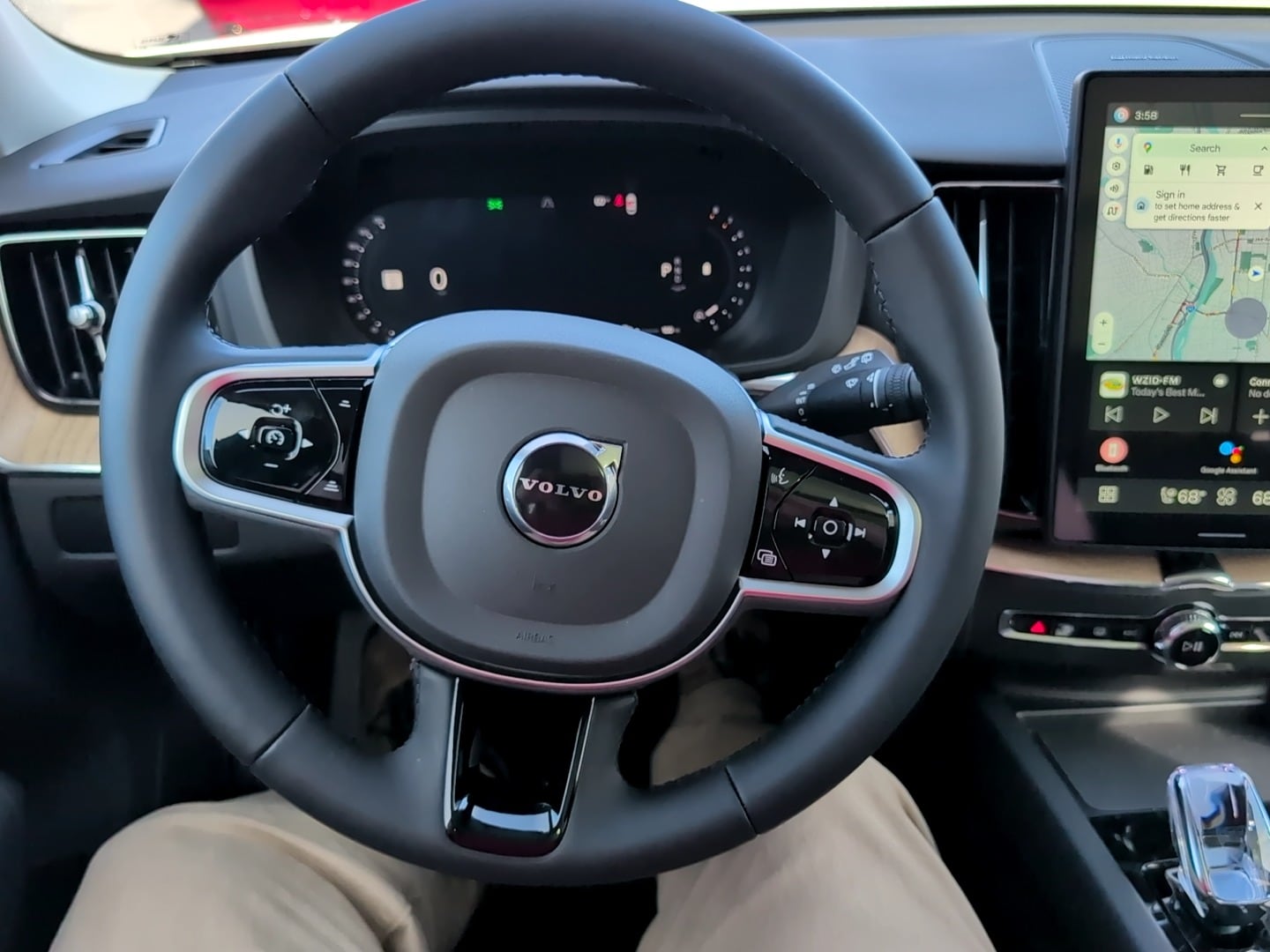 2026 Volvo XC60 Plus - Photo 15