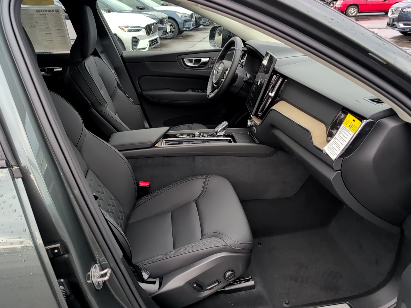2026 Volvo XC60 Plus - Photo 19