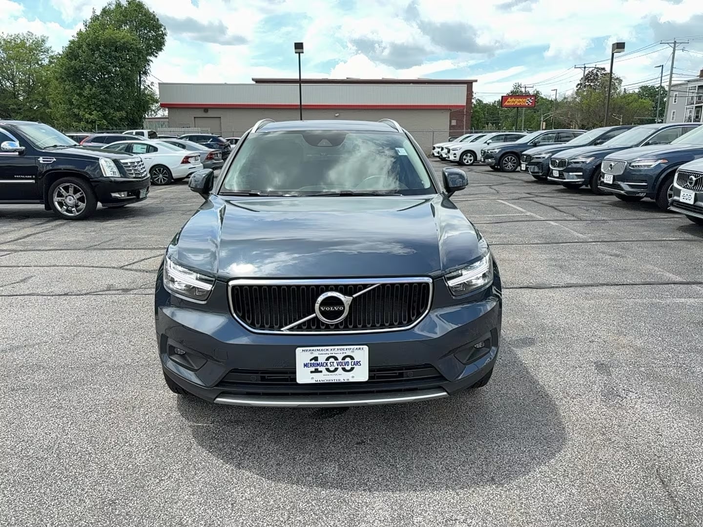 Used 2022 Volvo XC40 Momentum with VIN YV4162UK4N2765652 for sale in Manchester, NH