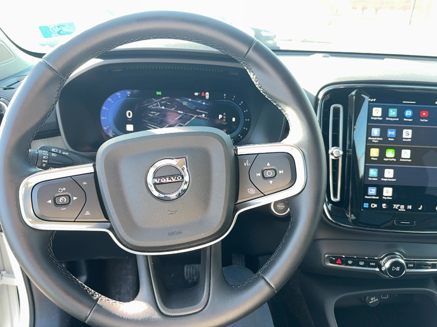 2025 Volvo XC40 Core - Photo 18
