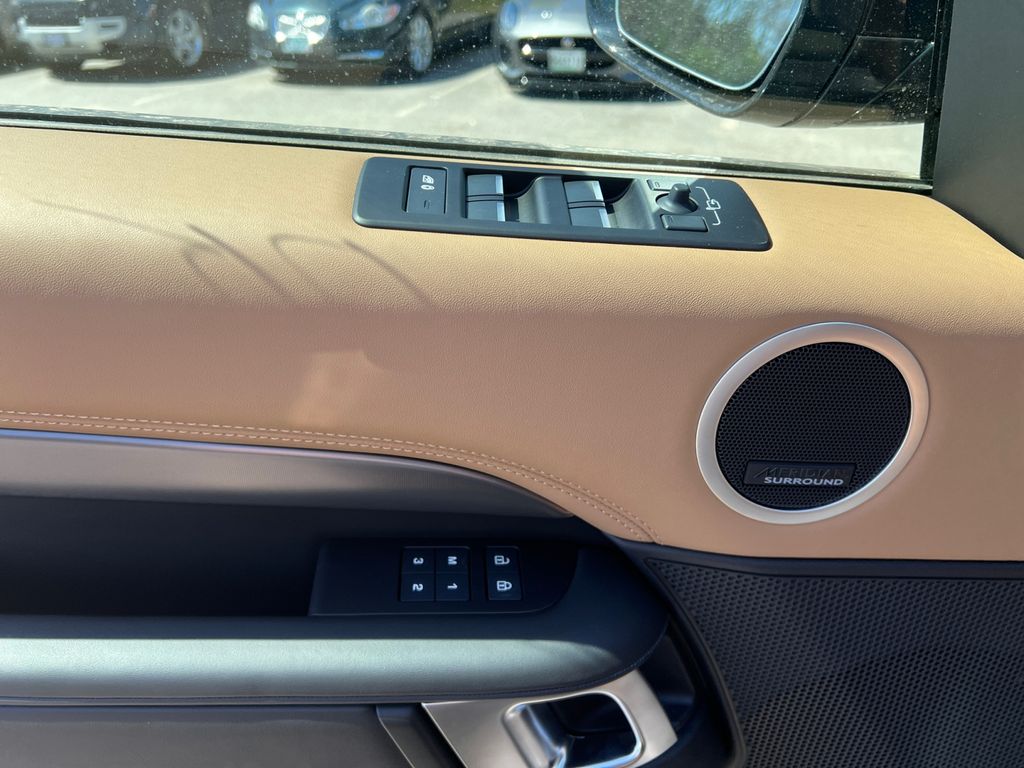 2025 Land Rover Discovery Metropolitan Edition - Photo 14