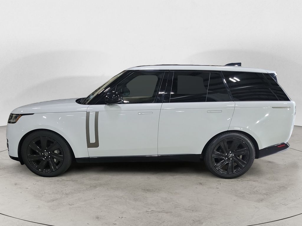 2023 Land Rover Range Rover SE photo 2