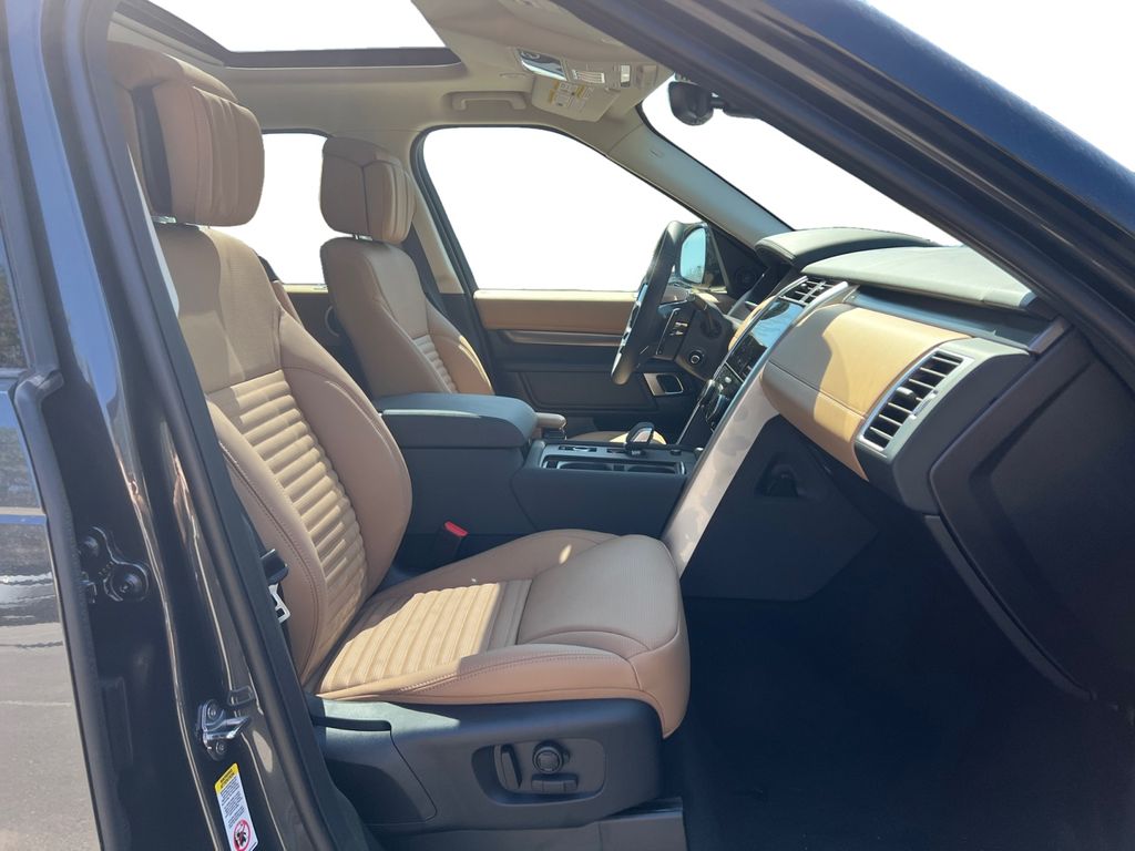 2025 Land Rover Discovery Metropolitan Edition - Photo 30