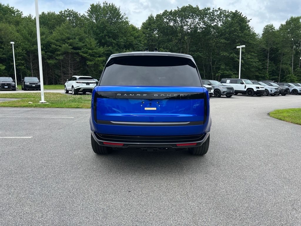 2025 Land Rover Range Rover SE photo 4