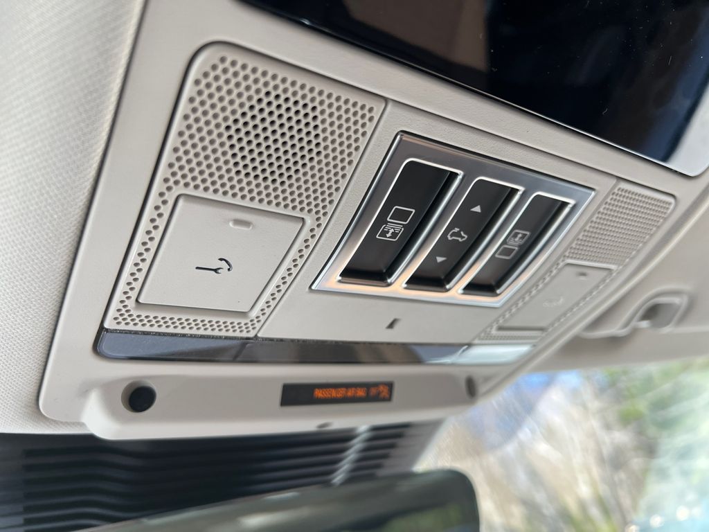 2025 Land Rover Discovery Metropolitan Edition - Photo 21