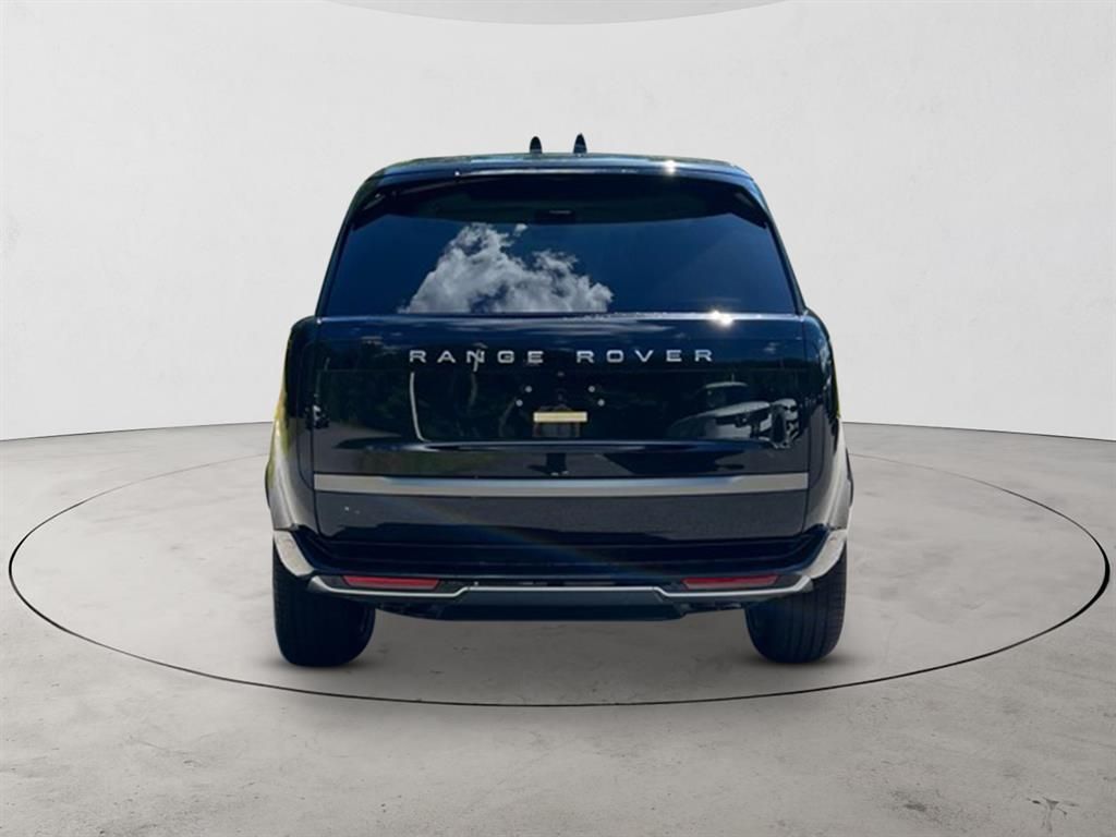 2025 Land Rover Range Rover SE photo 3