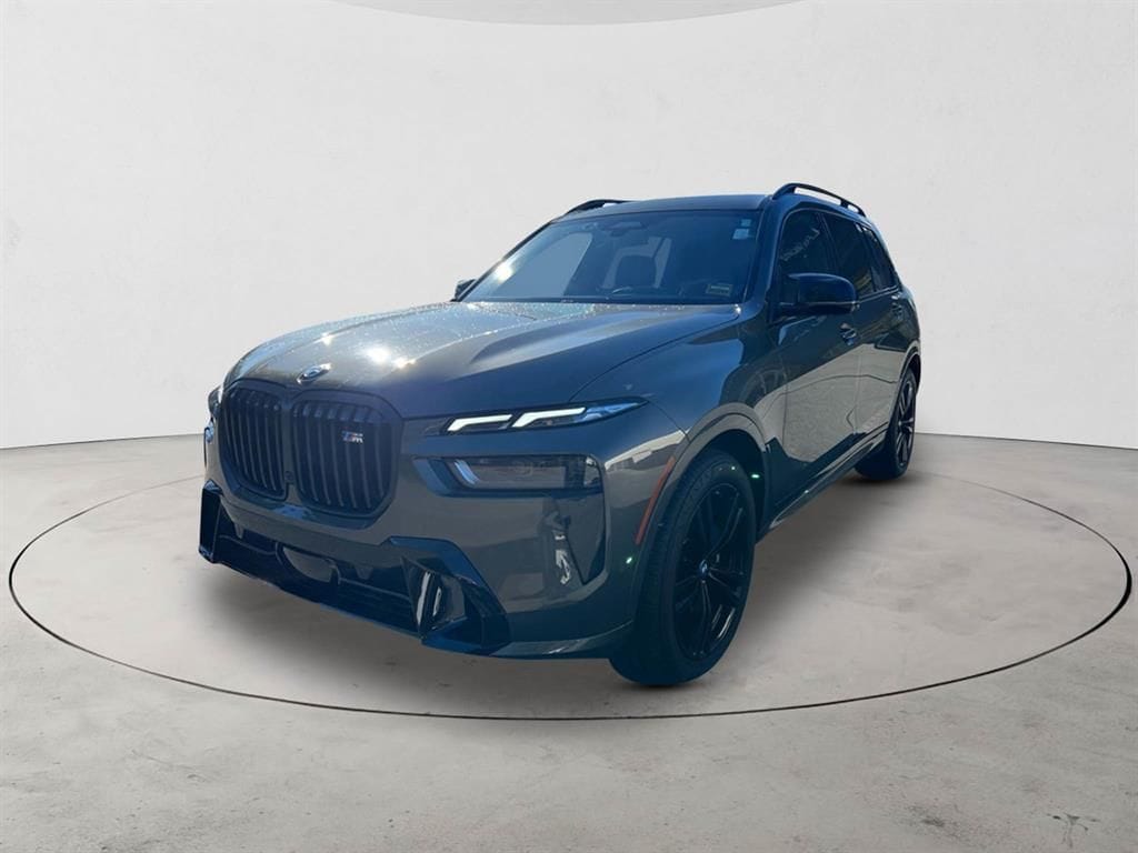 2025 BMW X7 M60i's photo