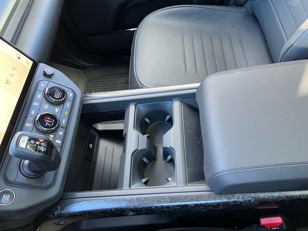 2026 Land Rover Defender OCTA - Photo 20