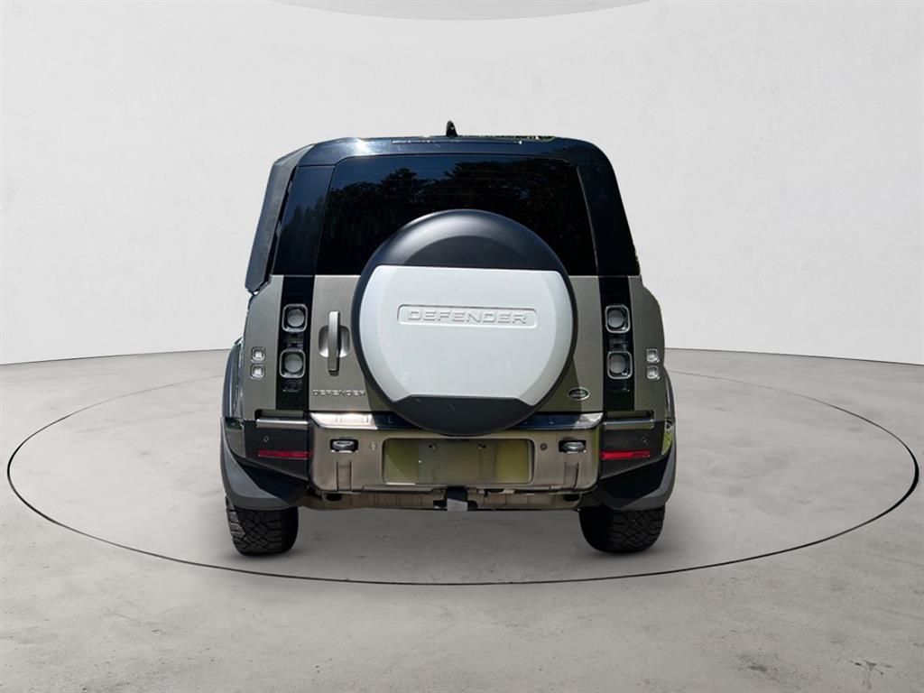 2022 Land Rover Defender 110 photo 4