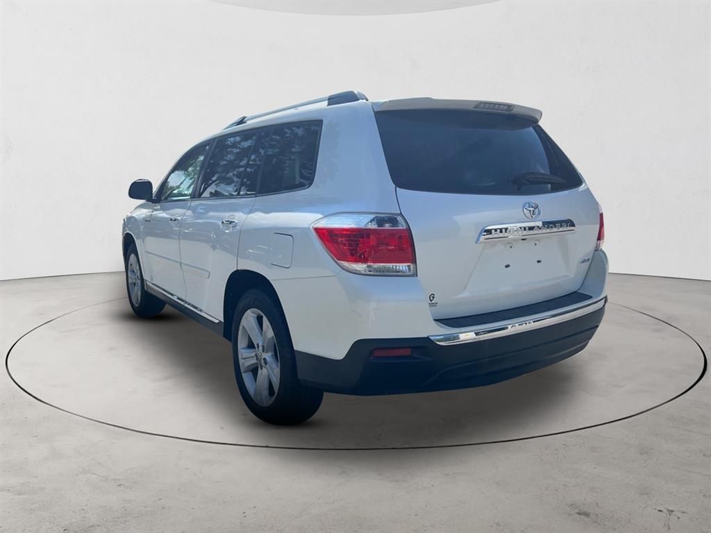 2013 Toyota Highlander Base Plus photo 2