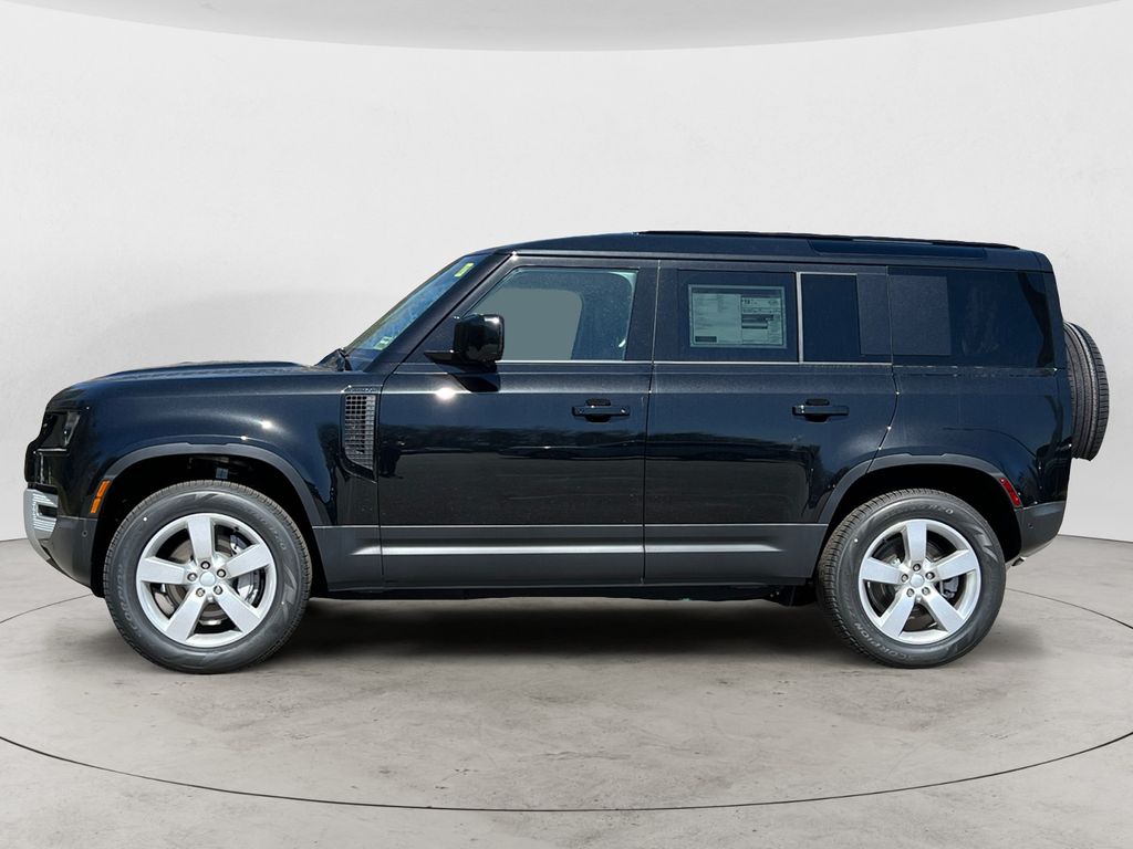 2025 Land Rover Defender 110 S photo 2