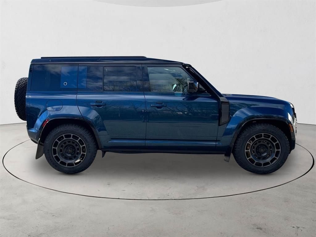 2026 Land Rover Defender OCTA - Photo 6