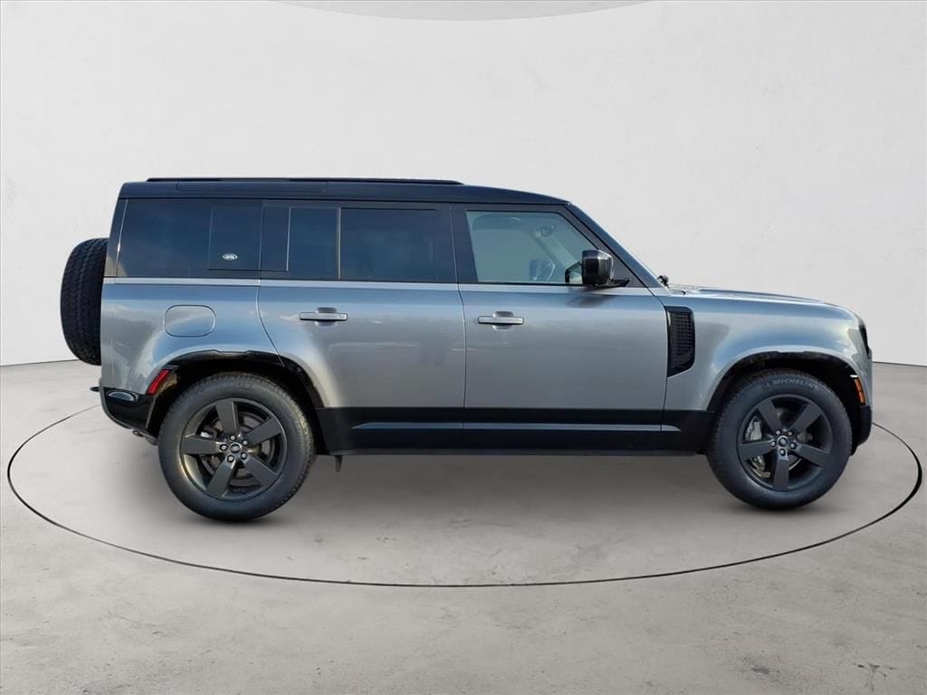 Used 2024 Land Rover Defender 110 X-Dynamic SE SUV