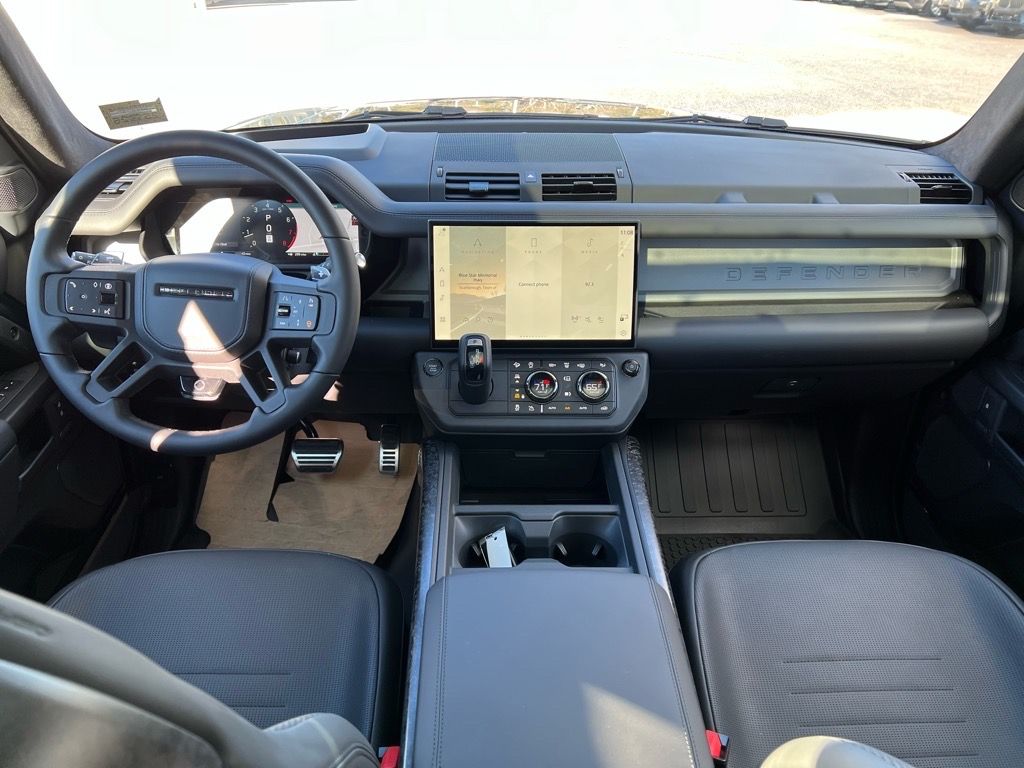 2026 Land Rover Defender OCTA - Photo 26
