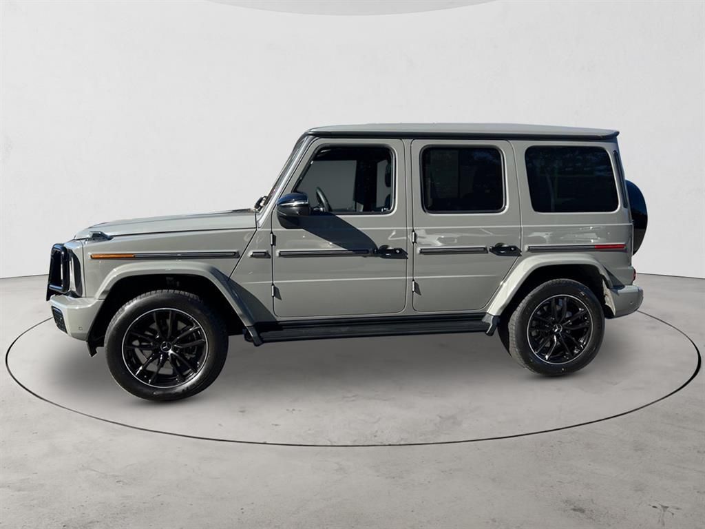 2025 Mercedes Benz G 550 photo 2