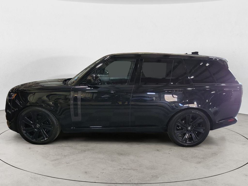 2023 Land Rover Range Rover SE photo 2