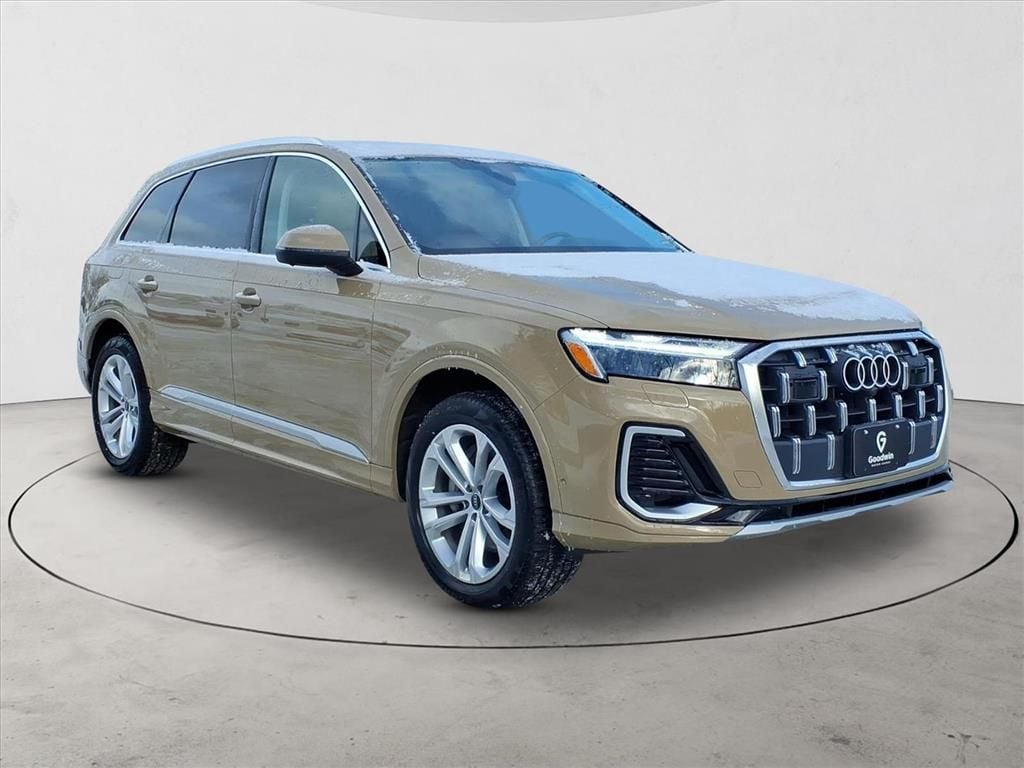 Used 2025 Audi Q7 45 Premium SUV