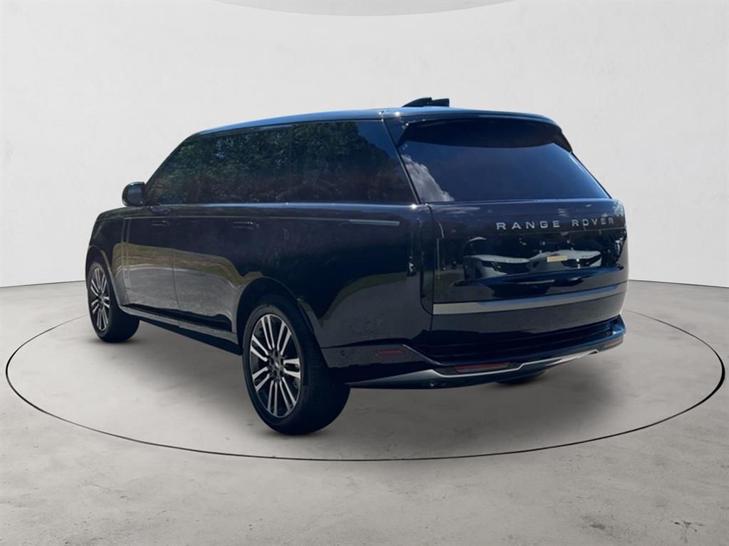 2025 Land Rover Range Rover SE photo 2